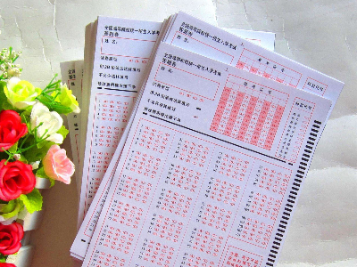 答题卡一般是什么纸质？